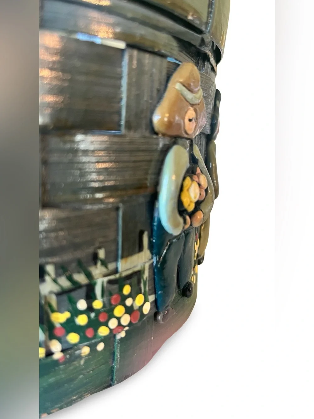 Vintage Hand painted Splint Wood Basket 3D Clay Amish Scene